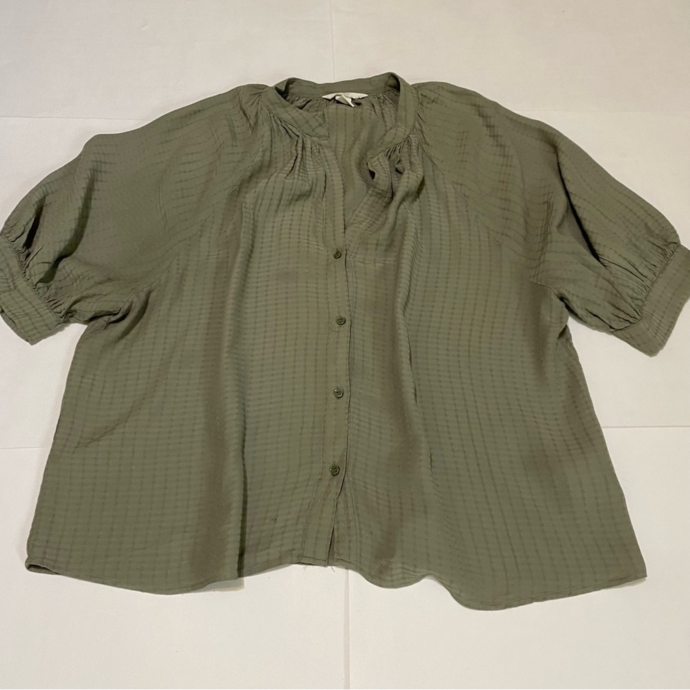 4. H&M Green Puff Sleeve Blouse with Mandarin Collar - Picture 3 of 7